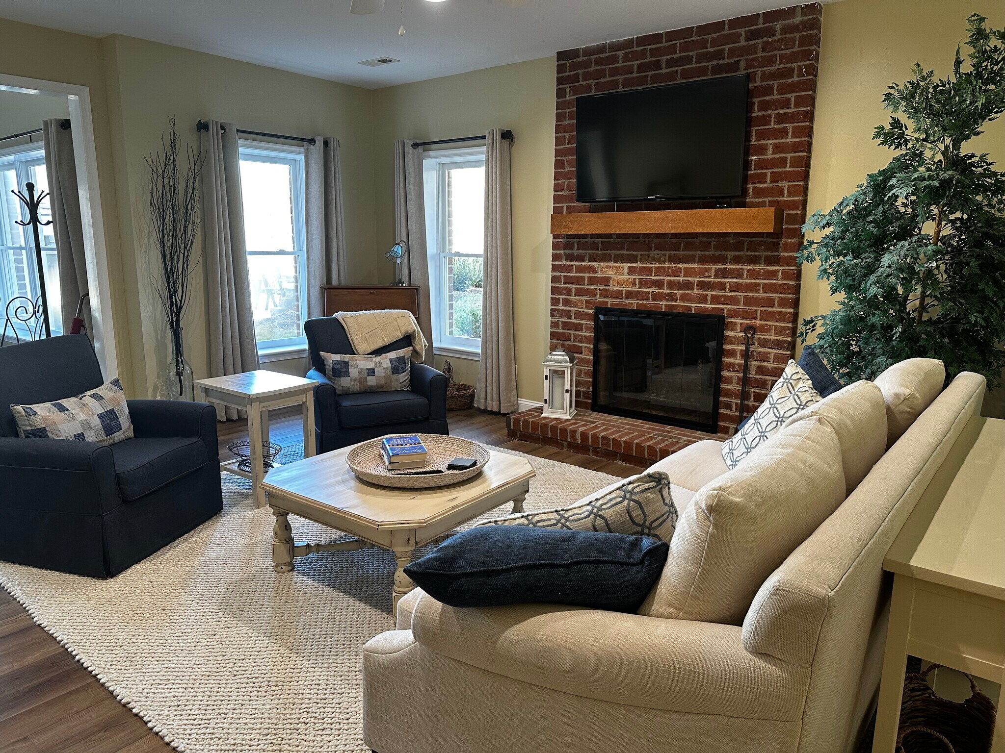 Building Photo - 1918 Browns Gap Tpke