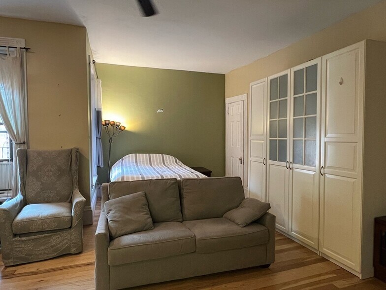 Primary Photo - 271 Dartmouth St
