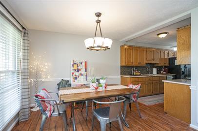 Building Photo - 149 Luna Ln