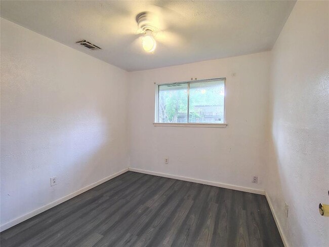 Building Photo - 11926 Rhinebeck Dr