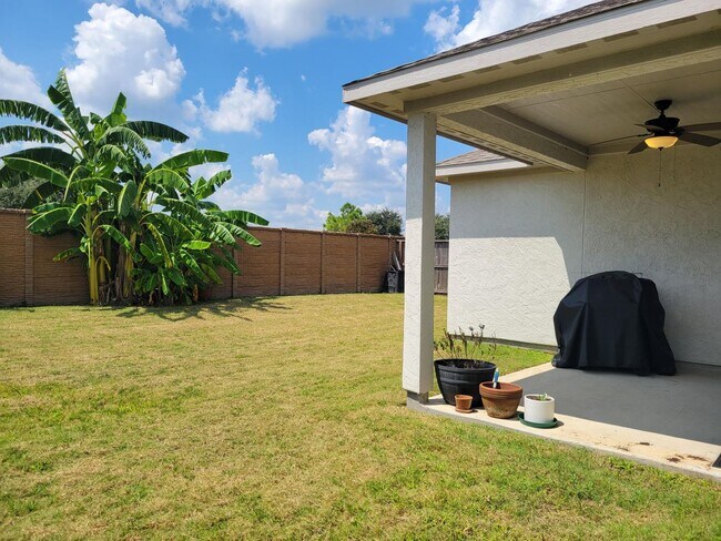 Building Photo - One-Story, 4 Bedroom Available!