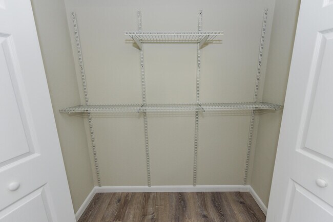 Building Photo - 1531 SE Royal Green Cir