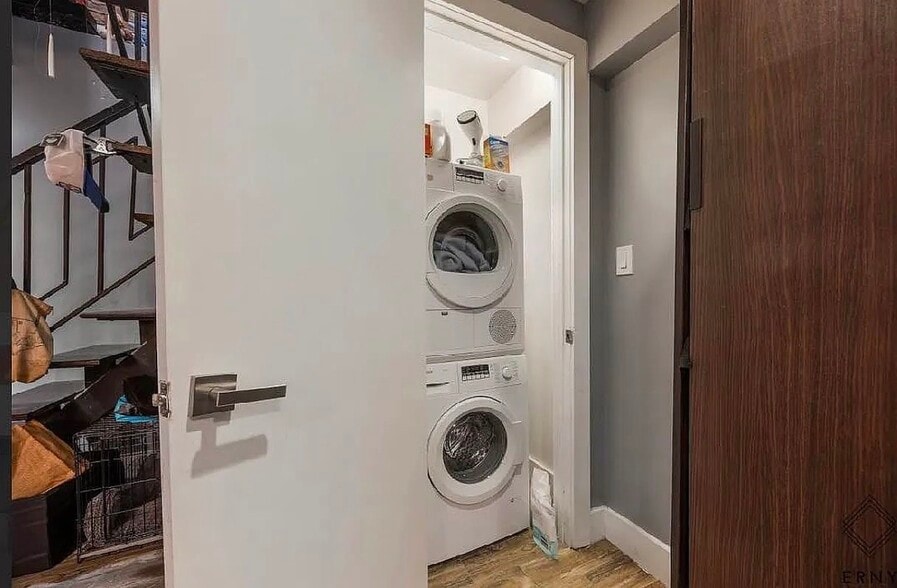 Building Photo - 42 Palmetto St