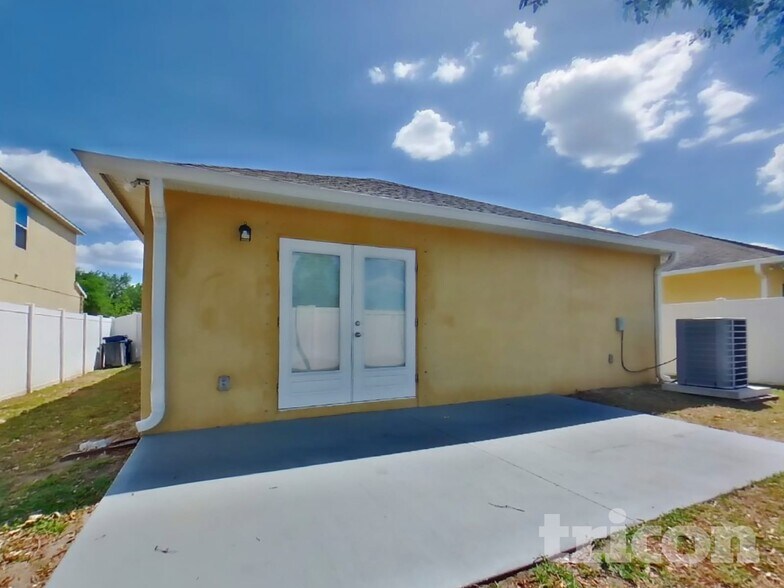 Building Photo - 3506 100th Ct E