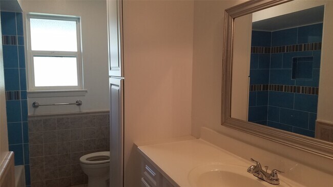 Building Photo - 11123 Hazelhurst Dr