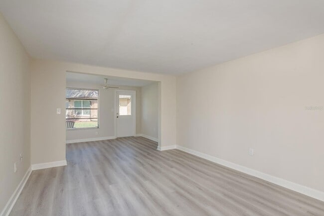 Building Photo - 4229 Stratford Dr