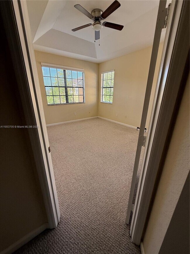Building Photo - 1760 SW Via Rossa