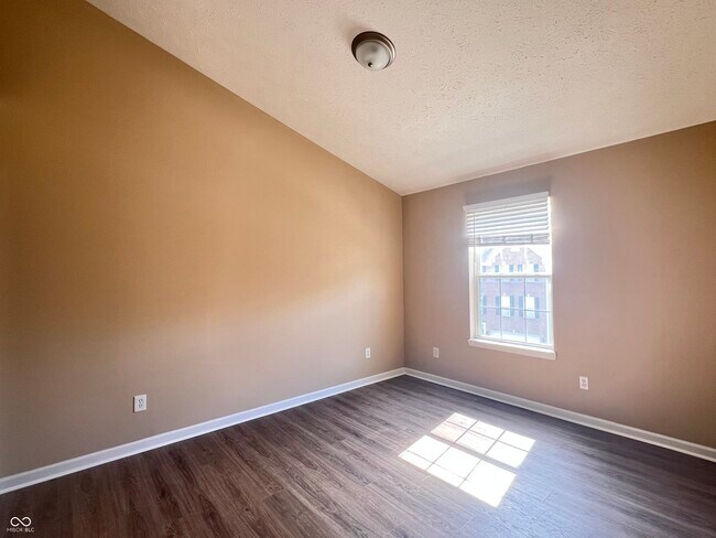 Building Photo - 3332 Decker Ridge Dr