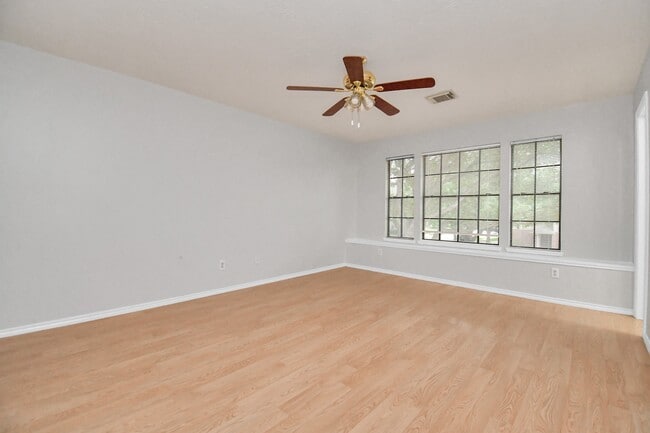 Building Photo - 3919 Rolling Springs Ln