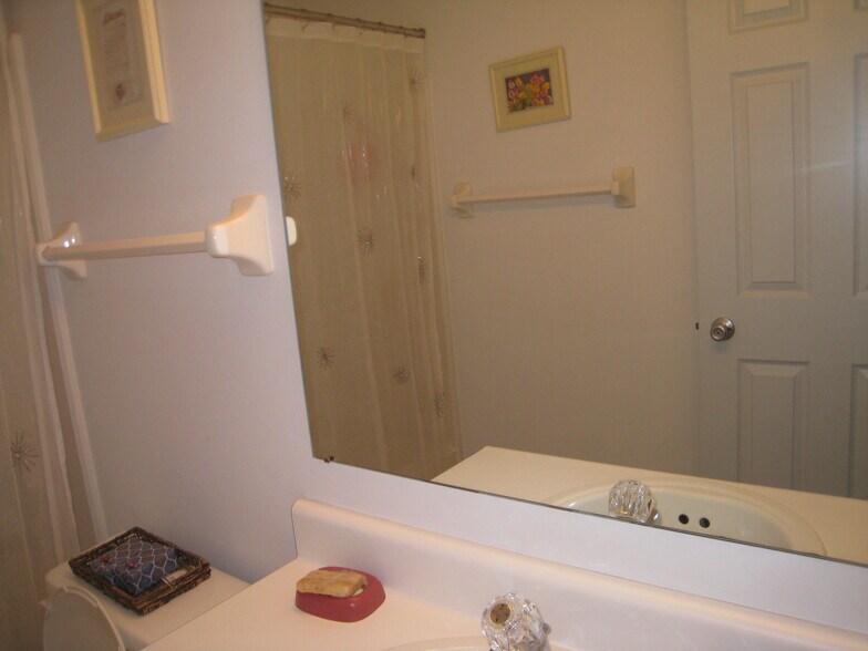 Building Photo - 5472 Baneberry Ave