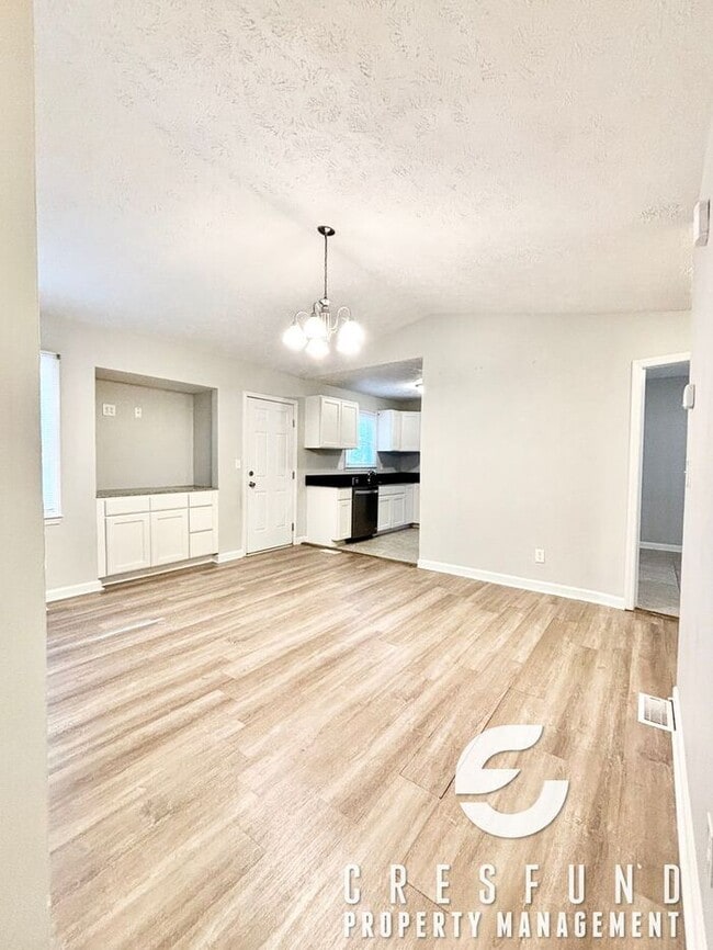 Building Photo - Coziest 3 Bed, 2 Bath - 15 MINUTES FROM YA...