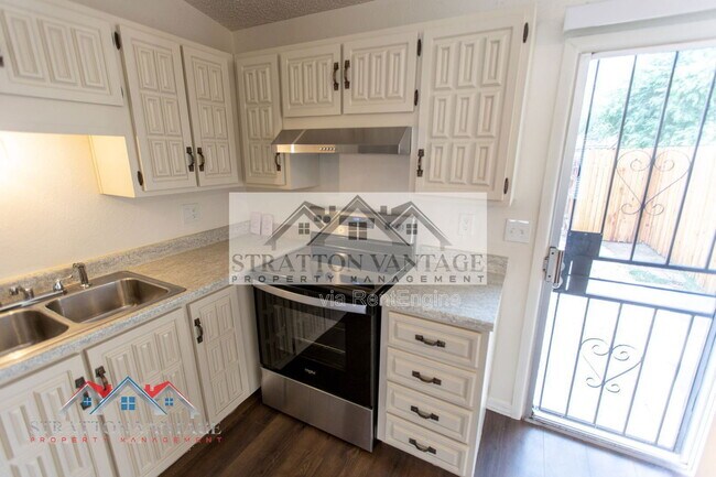 Building Photo - 3120 N 67th Ln