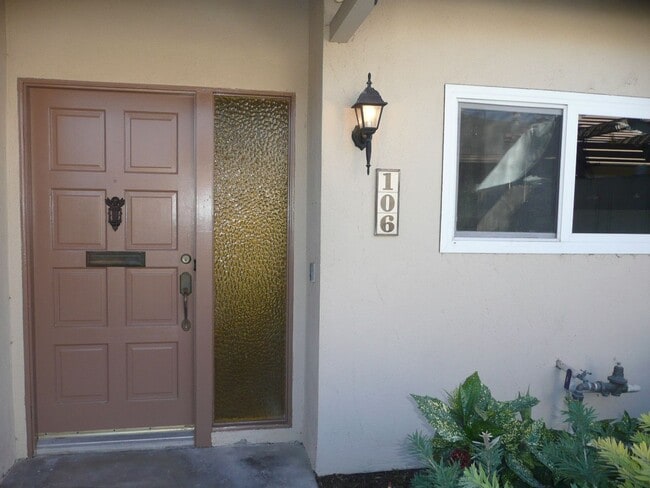 Primary Photo - Great 2 bed/2bath in Tustin Villas