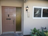 Building Photo - Great 2 bed/2bath in Tustin Villas