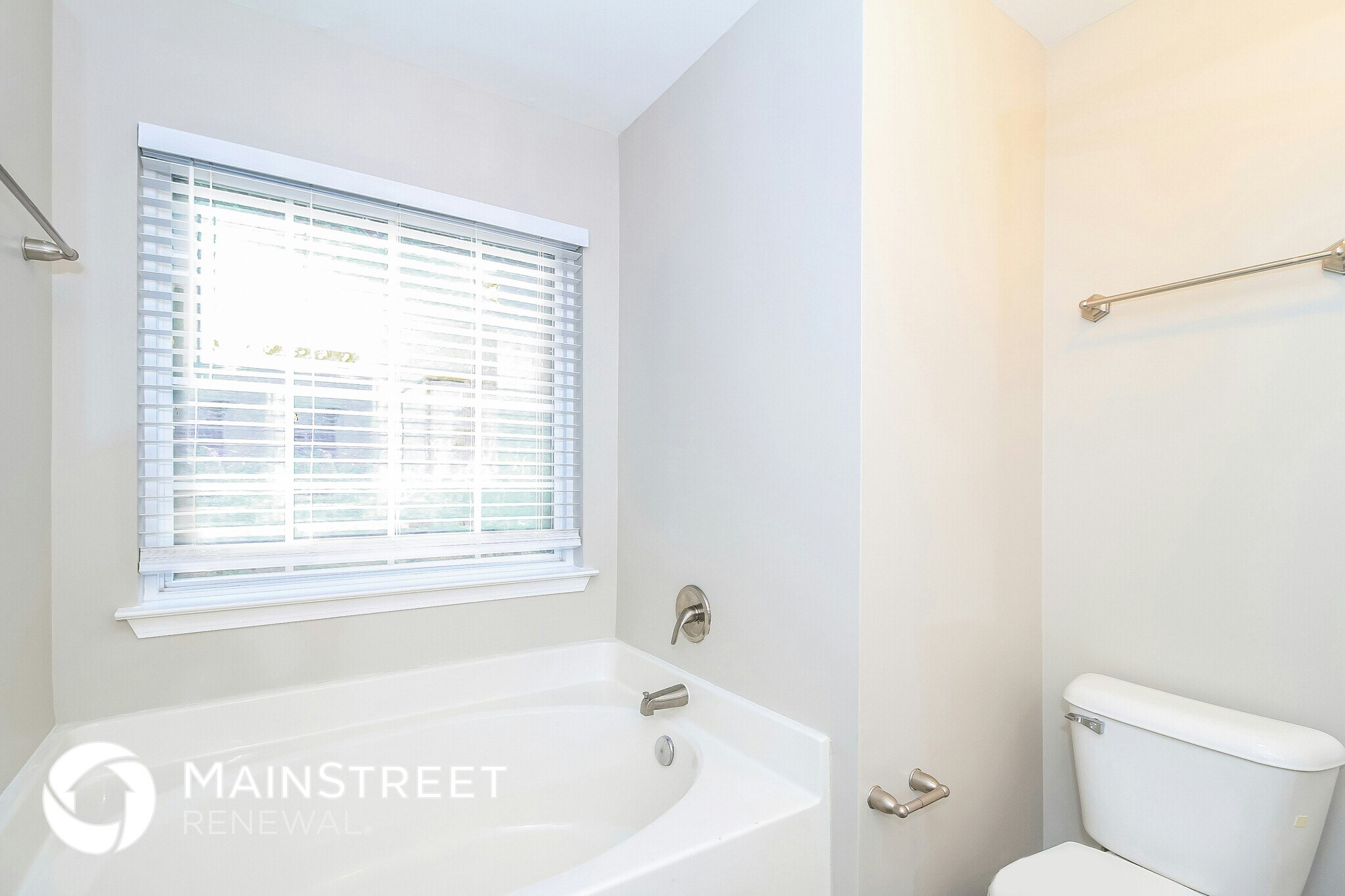 Building Photo - 556 Lakeside Valley Dr