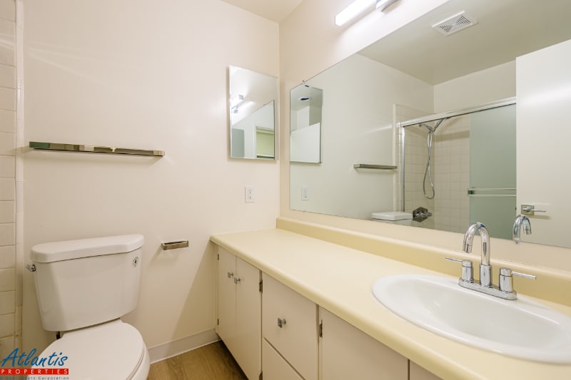 Building Photo - 555 S 10th St