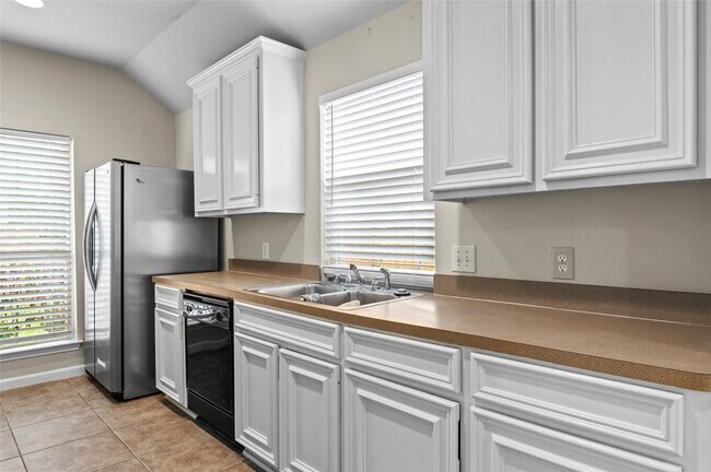 Building Photo - 14703 Briceland Springs Dr