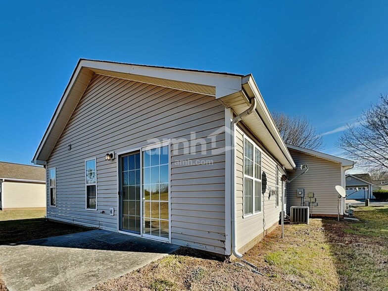 Building Photo - 156 Tudor Downs Rd