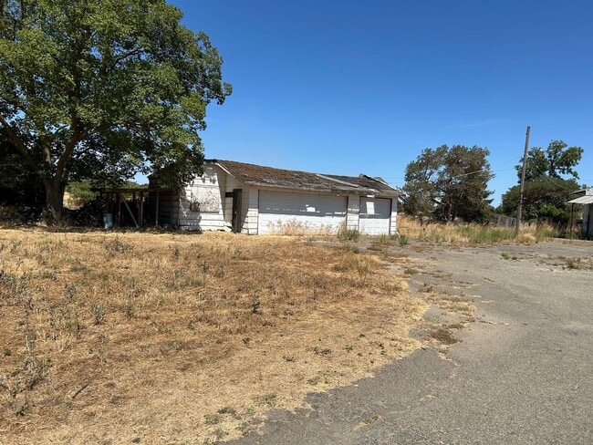 Building Photo - ACREAGE PROPERTY