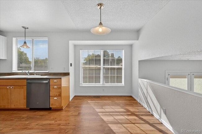 Building Photo - 306 Mulberry Cir