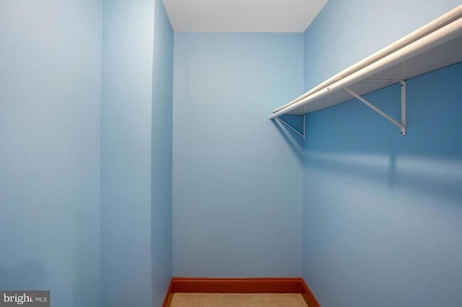 Building Photo - 43513 Lucketts Bridge Cir