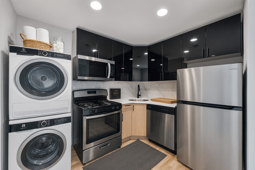 Primary Photo - 2486 Hughes Ave