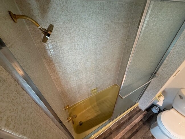 Building Photo - Spacious 3 Bedroom, 2 Bath home in Quality NB Neighborhood!