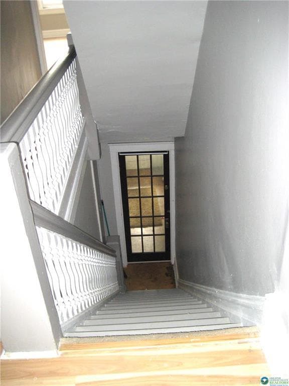 Building Photo - 113 E Broad St