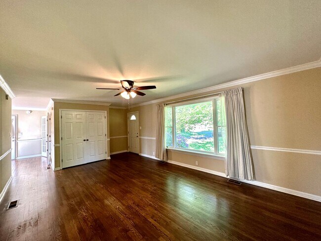 Building Photo - Charming 3 Bedroom/1.5 Bathroom Home in Norrisville, MD!