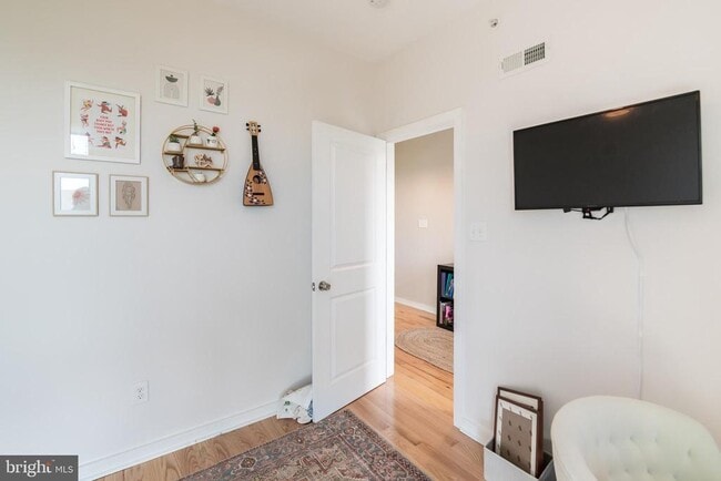 Building Photo - 2029 E Huntingdon St