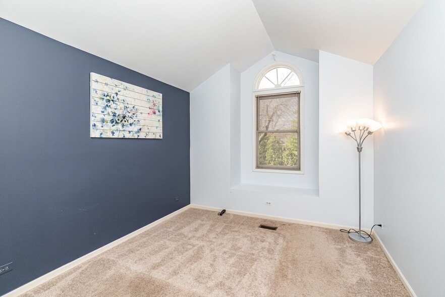 Bed 2 - 1359 S Old Wilke Rd