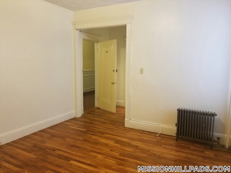 Building Photo - 49 Worthington St
