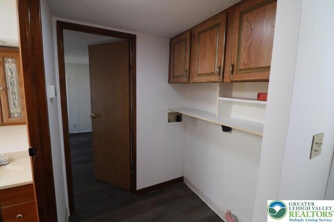 Building Photo - 238 Birchwood Ln