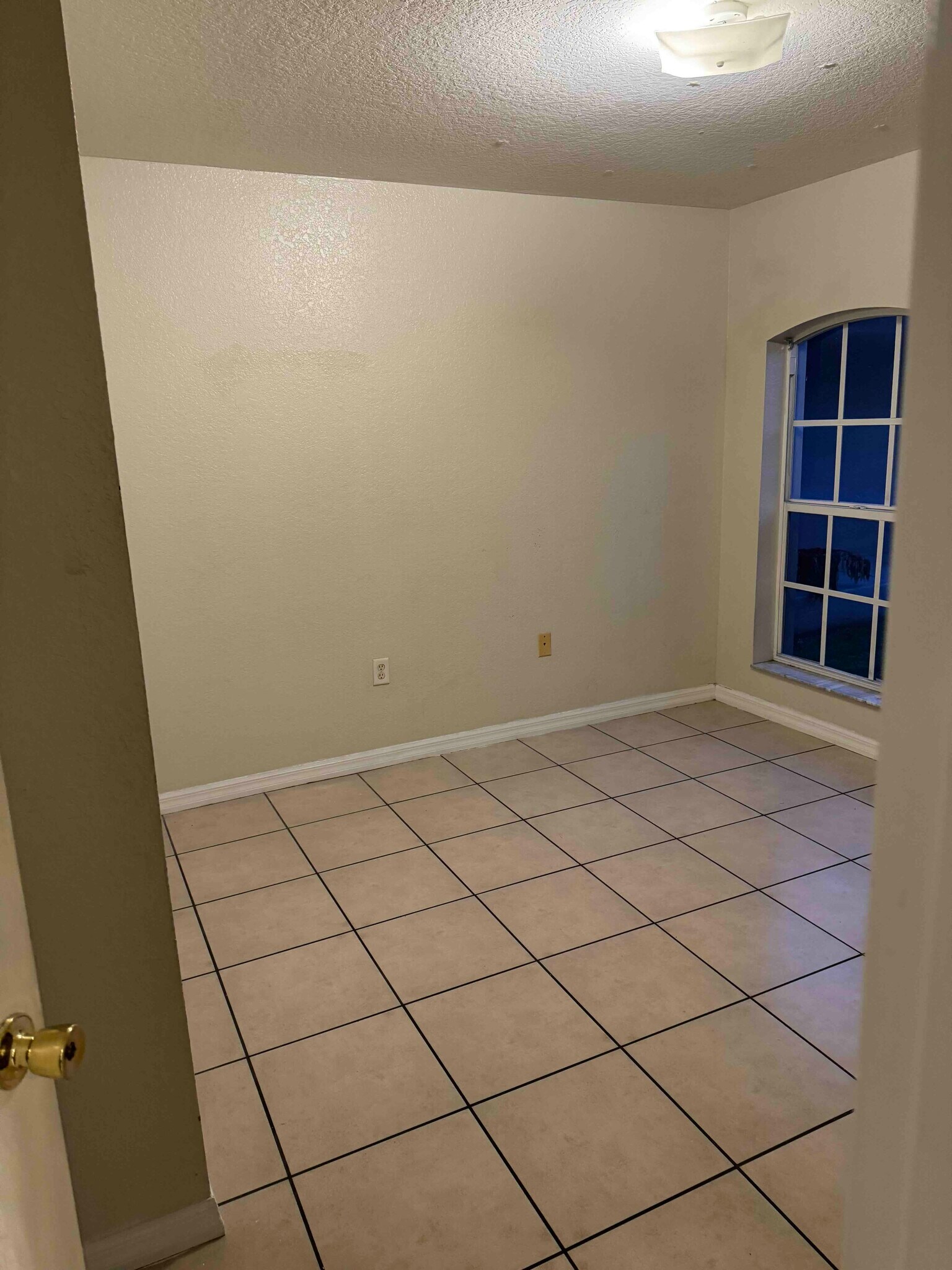 Building Photo - 1029 Fox Lake Dr