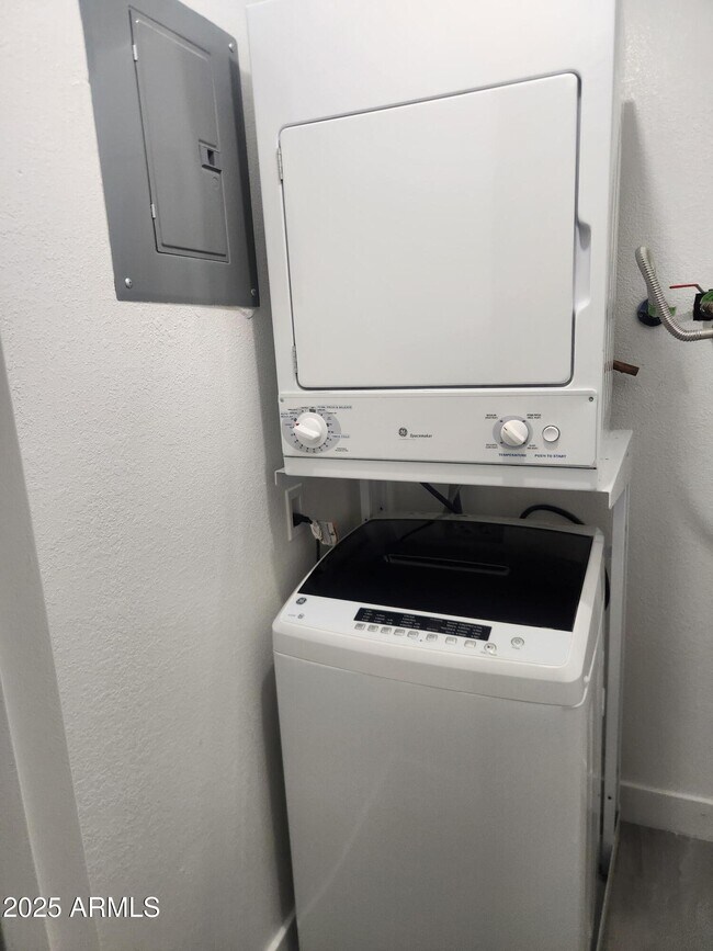 Building Photo - 4419 N 27th St