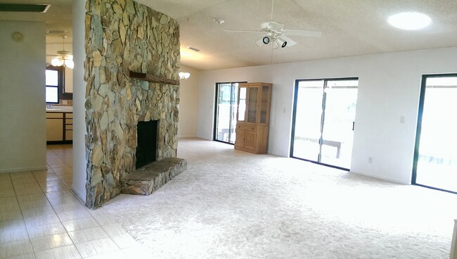 Building Photo - 3-bedroom, 2-bath lake house with a 2-car garage on 1/2 acre directly on Little Lake Weir.