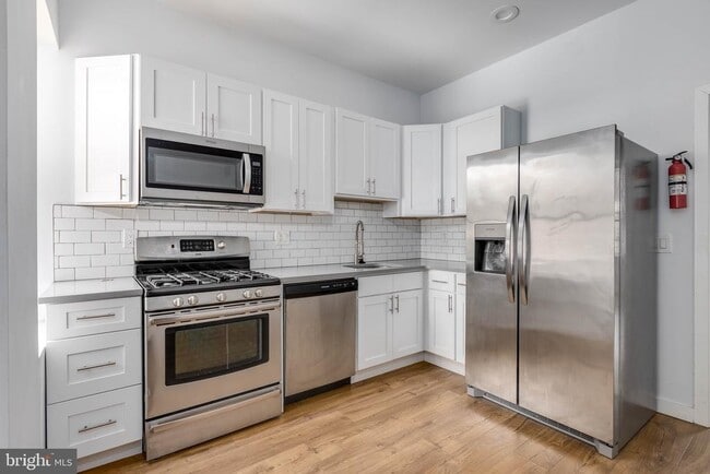 Building Photo - 2162 E York St