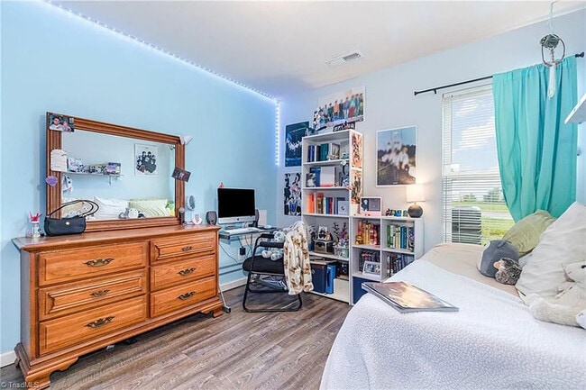 Building Photo - Earn Wealth While Leasing - Like a Homeown...