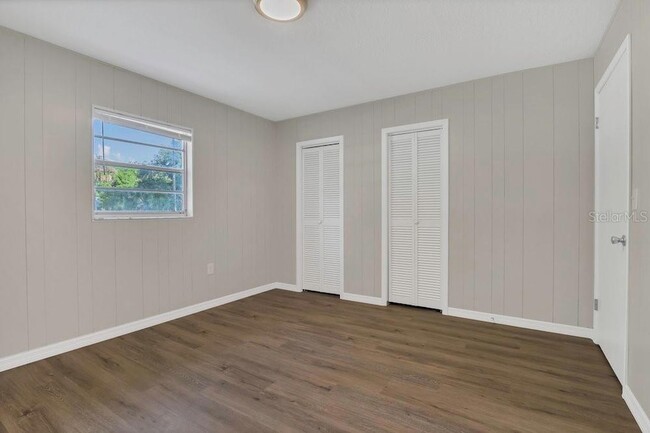 Building Photo - 14025 SE 54 Ct