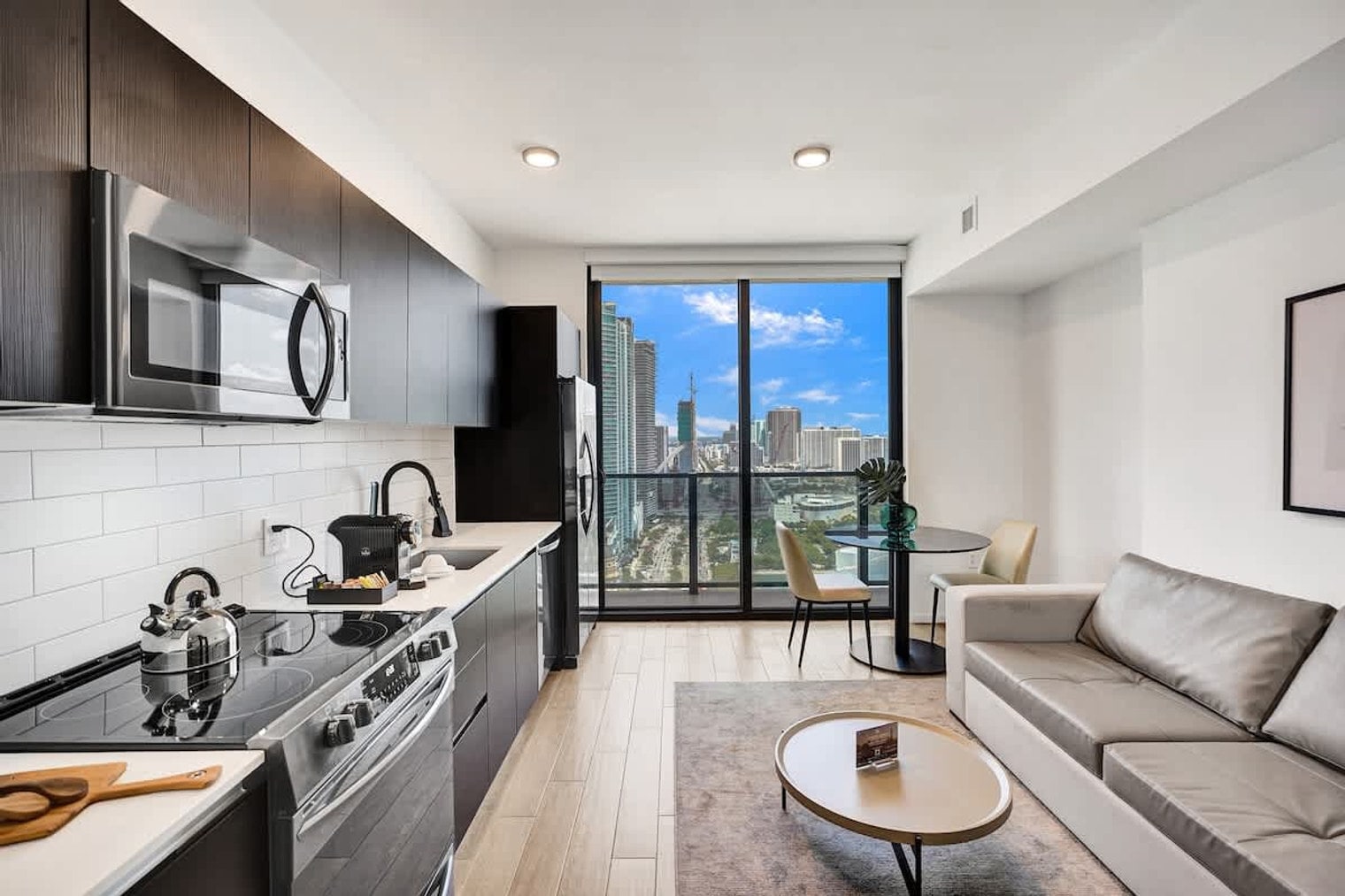 Building Photo - 398 NE 5th St