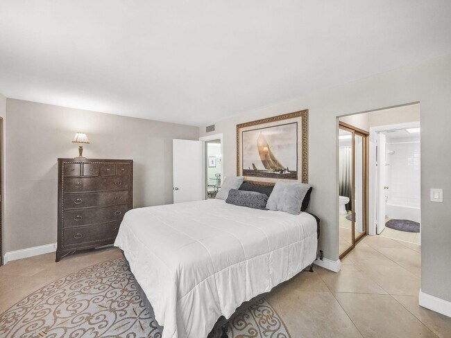 Building Photo - 125 S Ocean Ave