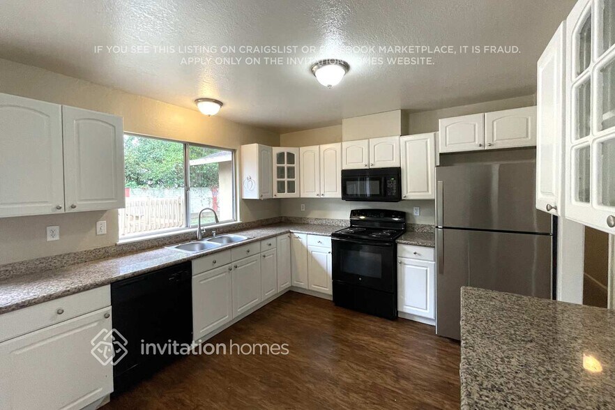 Building Photo - 341 Amber Ave