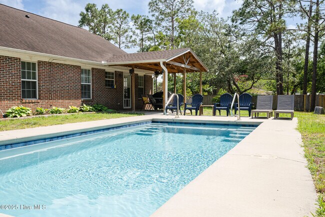 Building Photo - 316 Raye Dr