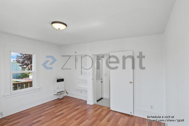 Building Photo - 928 60th St