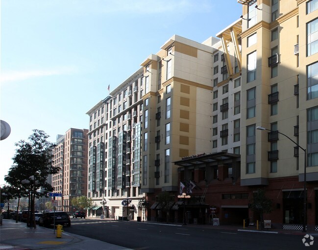 Building Photo - Trellis