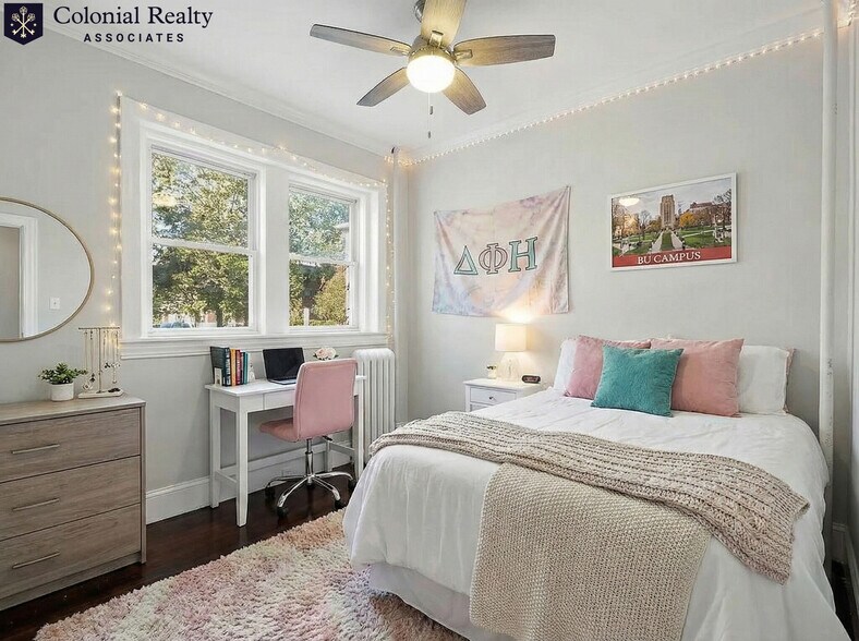 Building Photo - 330 St Paul St