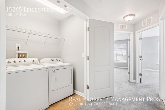 Building Photo - 15265 Leicestershire St