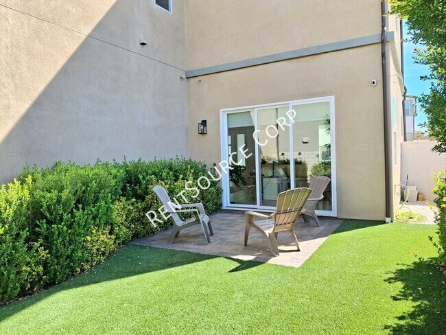 Building Photo - 26995 W Meandering Trail Pl