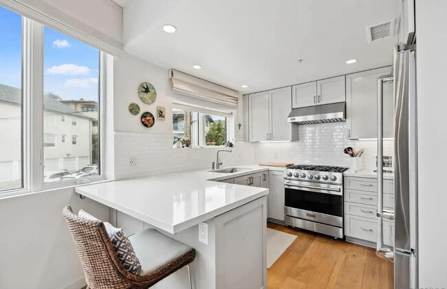 Building Photo - 6767 Neptune Pl