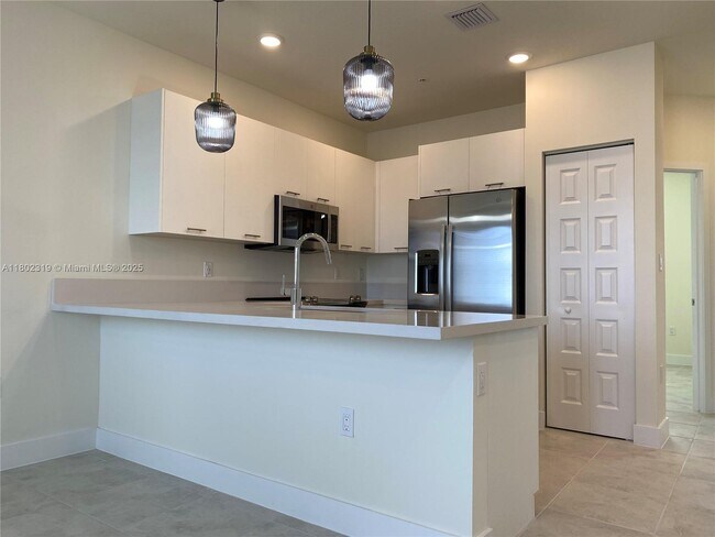 Building Photo - 6455 NW 103rd Pl